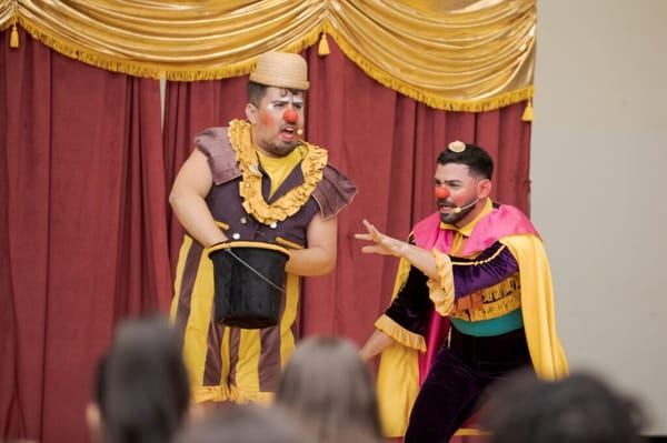 Cia. AMMA leva a alegria e o improviso do circo para shopping